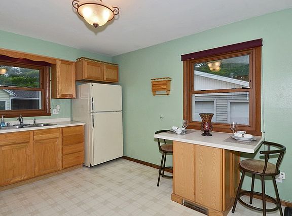5th image of 6219 Exchange St