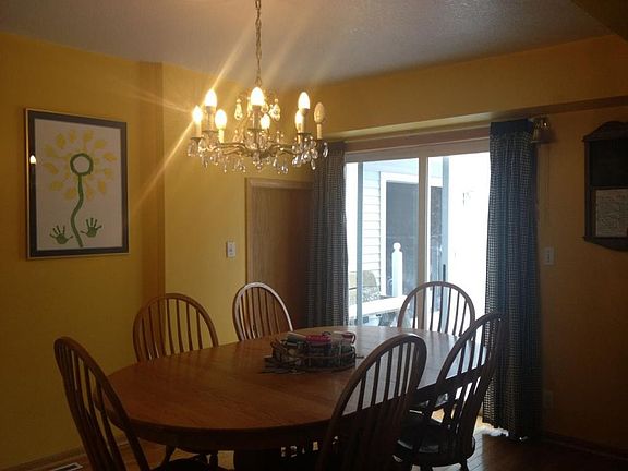 3rd image of 844 S 1st Ave