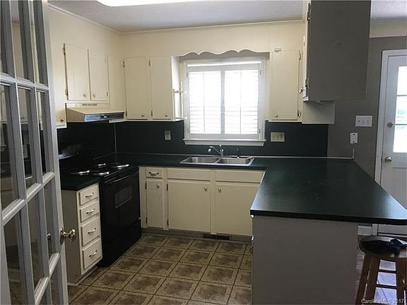 5th image of 134 E Meadowview Dr