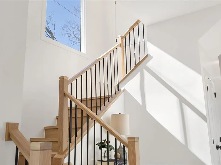 2406 Euclid Ave #2 — Photo 4