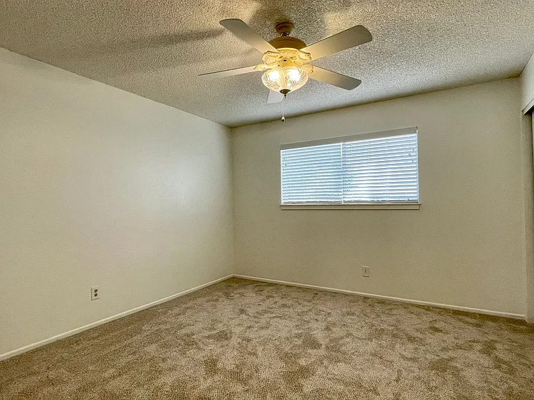 992 Fair Oaks Ave #C — Photo 13