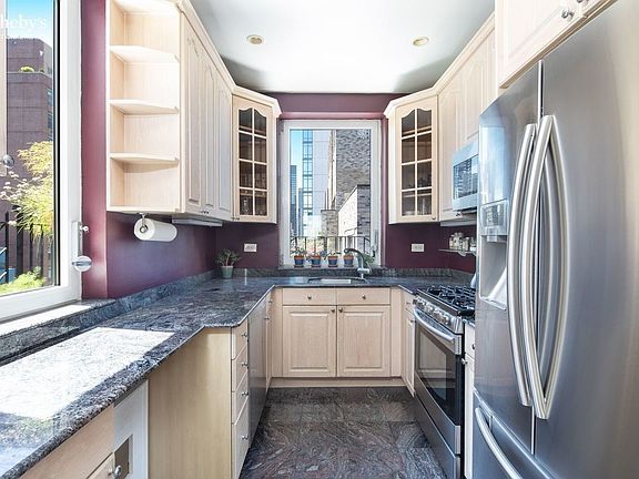 5th image of 227 E 57th St Penthouse B