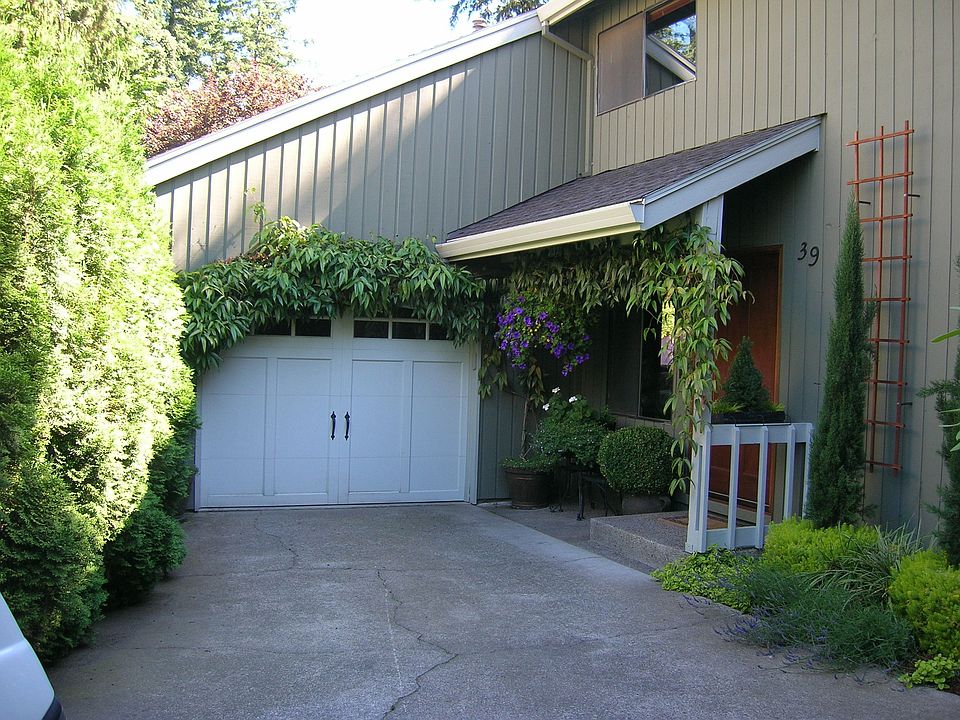 Private front yard