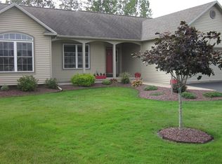 6802 Titian Cir, East Syracuse, NY 13057