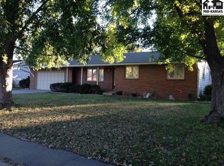 2506 Rambler Rd, Hutchinson, KS 67502