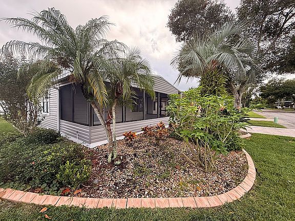 3rd image of 1275 La Costa Village Blvd