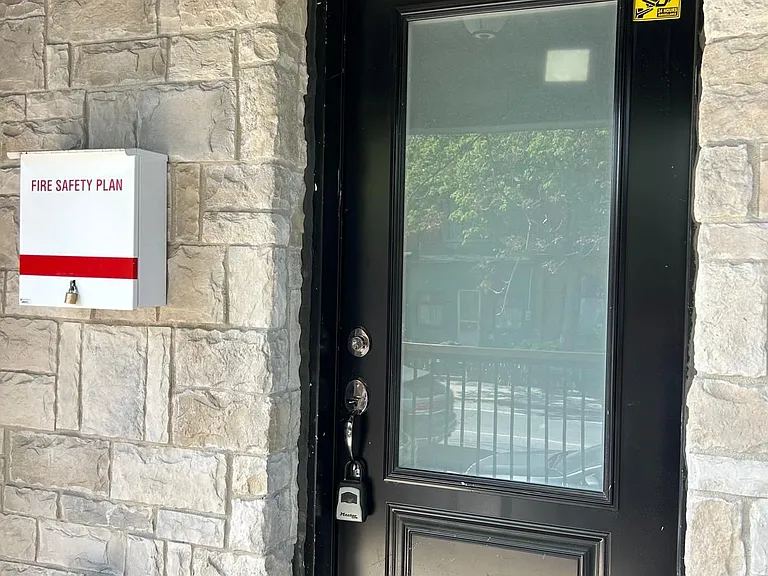 252 Annette St #2 — Photo 26