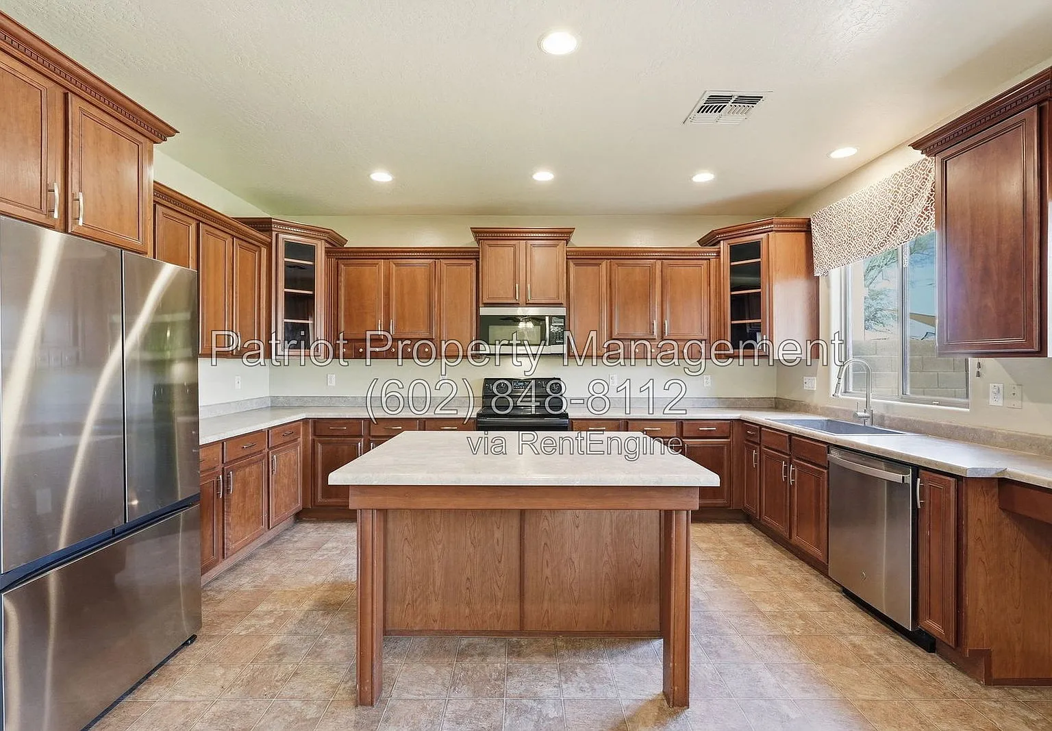 4 bed, 3.0 bath, 3034 sqft, $3,300 — Photo 4