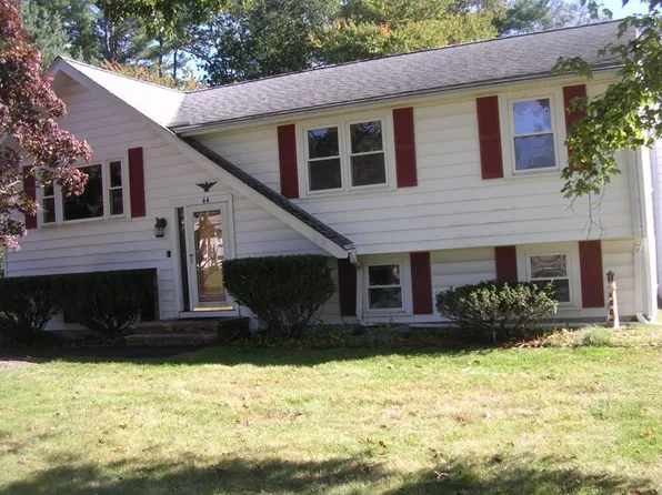 44 Douglas Dr, Bridgewater, MA 02324