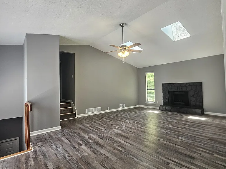 4115 Cranwood Dr S — Photo 8