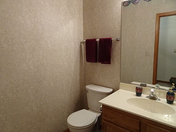 4th image of 11011 Jodan Dr
