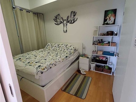 4th image of 38 Grenville St #3208