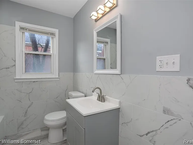 3322 Webb St — Photo 7