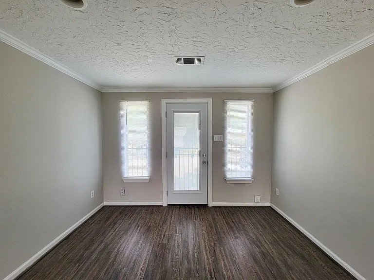 3416 Europa St — Photo 3