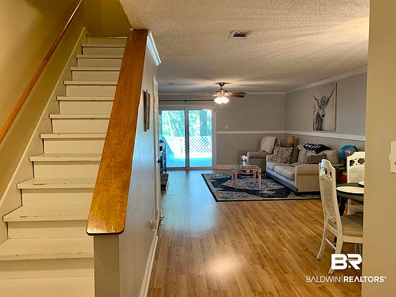 4th image of 31 Summer Oaks Dr