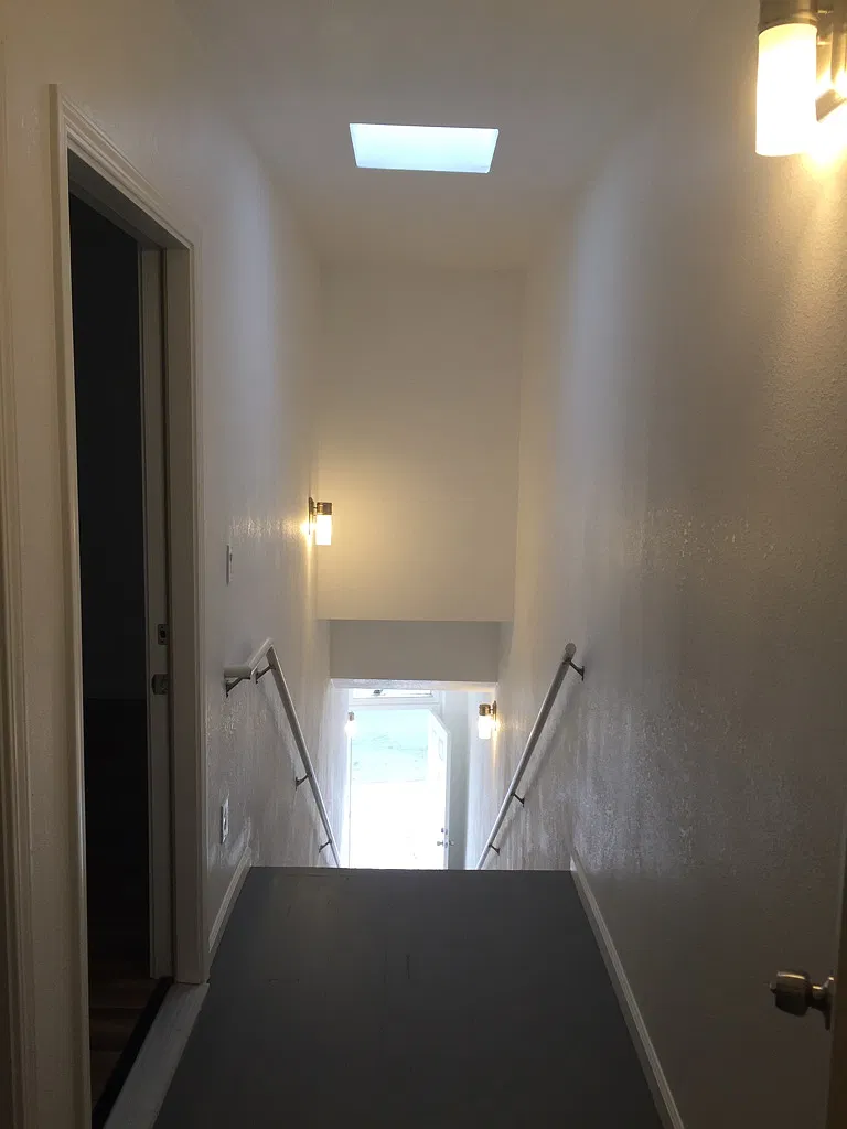 2 bed, 850 sqft, $2,340 — Photo 4