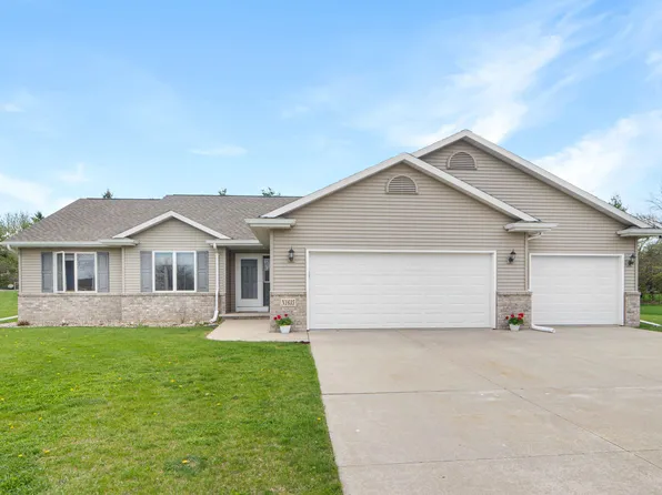 N1635 Arnies Ln, Greenville, WI 54942