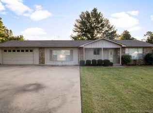 660 N Quapaw St, Skiatook, OK 74070
