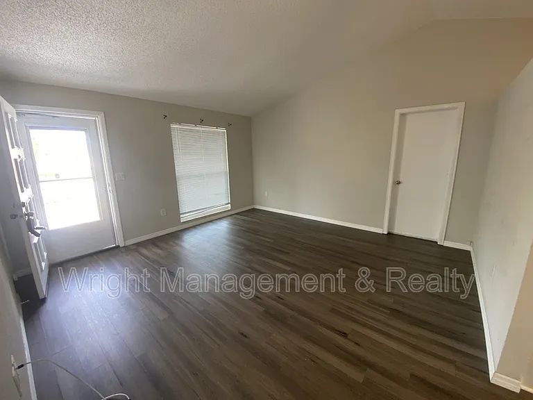 3544 Martell St — Photo 3
