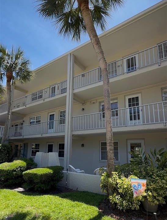 1st image of 946 Virginia St APT 107