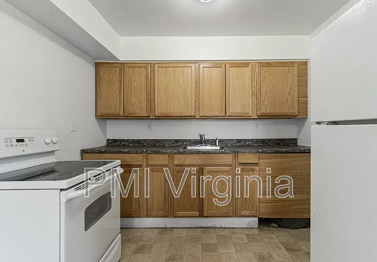 2421 Courtney Ave #3 — Photo 2