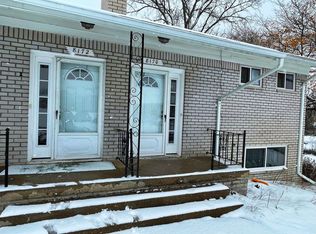 8172 Summit Rdg, White Lake, MI 48386