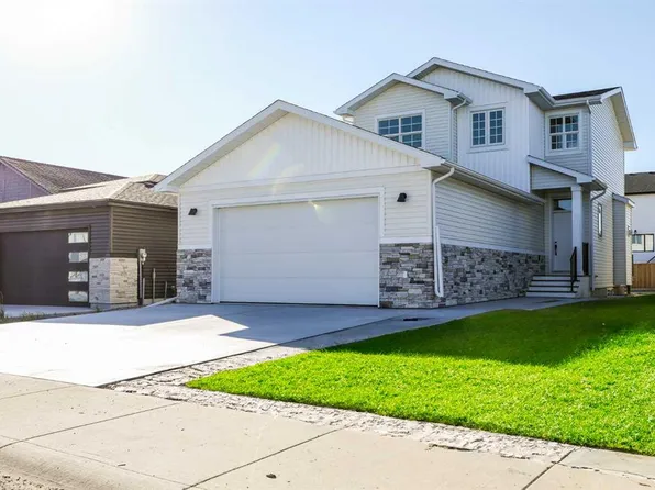 30 NW Rivergrove Run W, Lethbridge, AB T1K 8E9