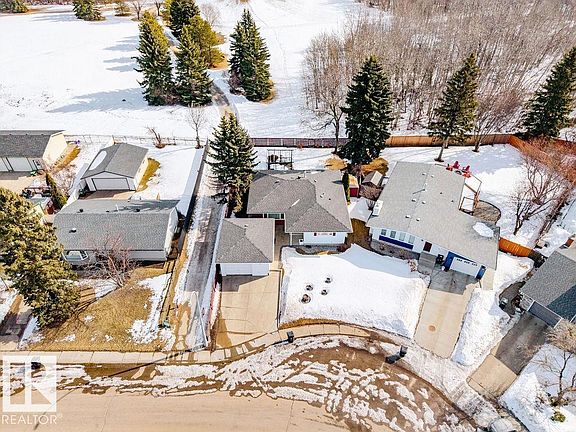 3rd image of 33 Garnet Cres