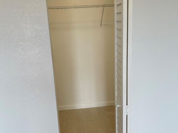 1255 W 53rd St APT 303