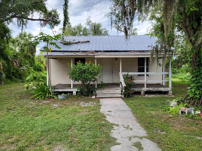 94 W Gibson St — Photo 1