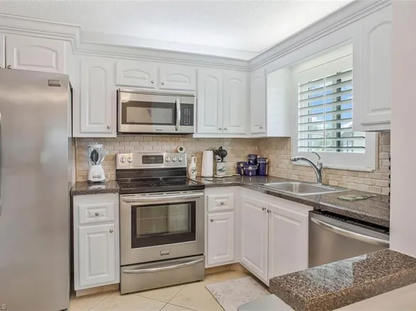 4318 27th Ct SW APT 101, Naples, FL 34116