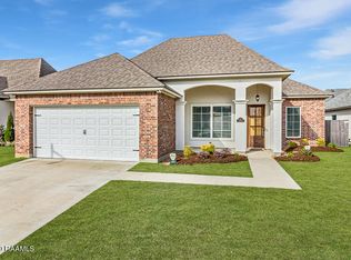207 Gentle Island Dr, Broussard, LA 70518