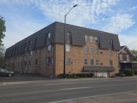 2nd image of 1020 N Main St #310