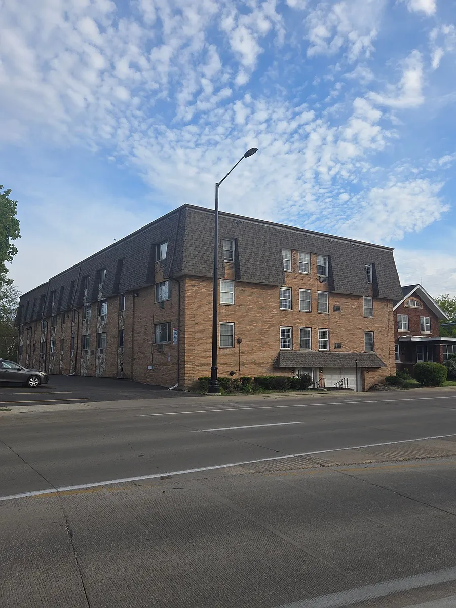 Building Photo - Somerset Apartments