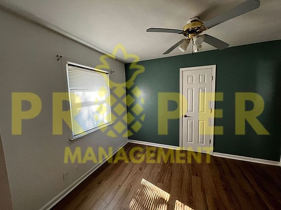 3rd image of 3964 Nicholas Rd