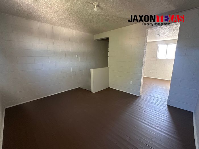 1st image of 900 S Ochoa St #20
