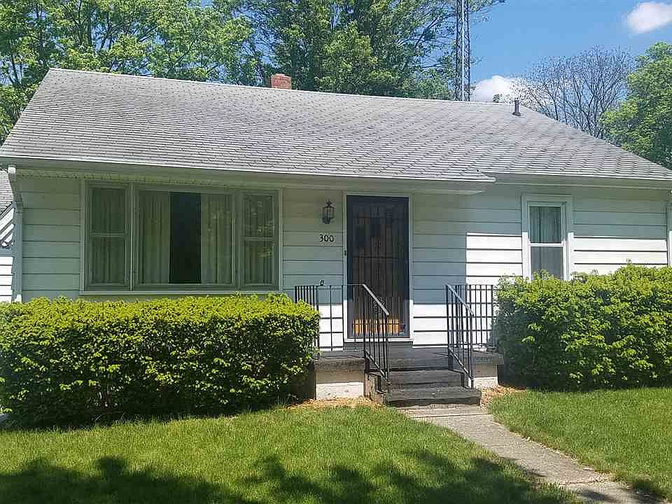 1st image of 300 E Clay St
