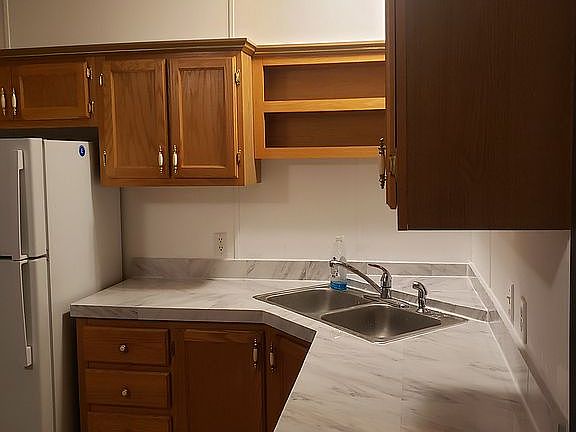 4th image of 40 Lodgewood Dr