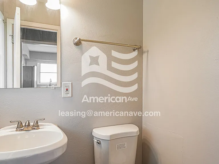 1314342_012_bathroom_12.jpg