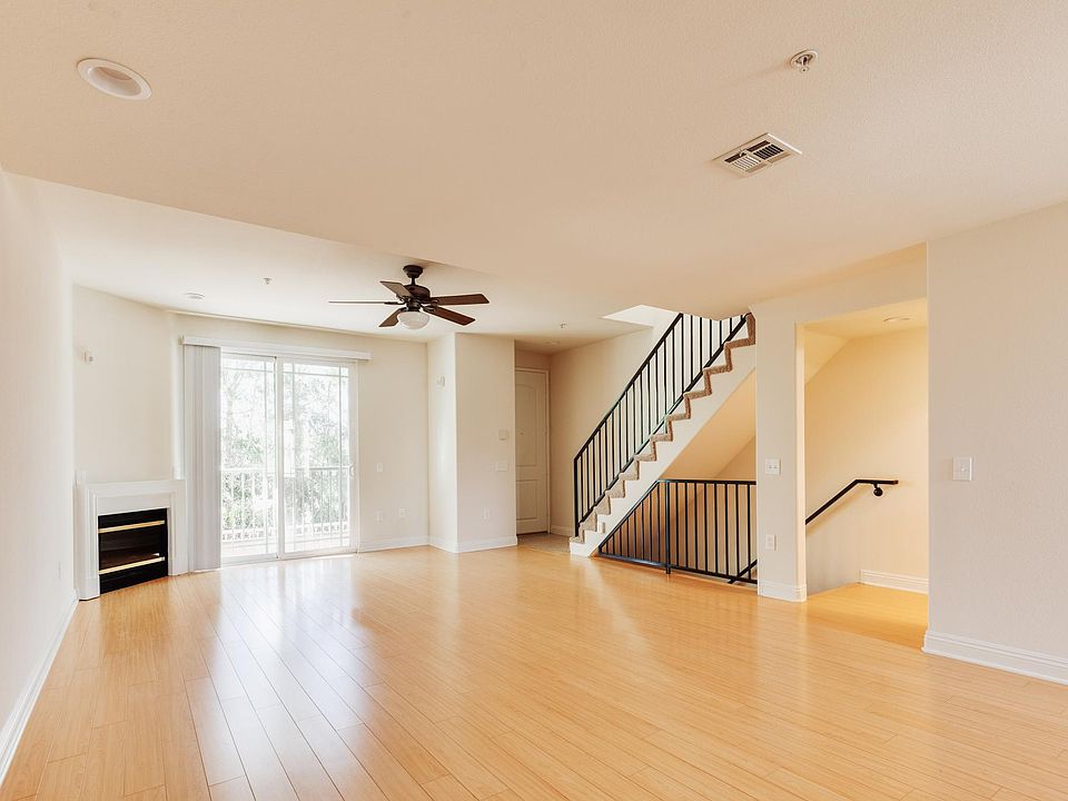 1st image of 13839 Victory Blvd APT 3