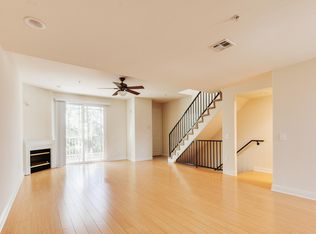 13839 Victory Blvd APT 3, Van Nuys, CA 91401