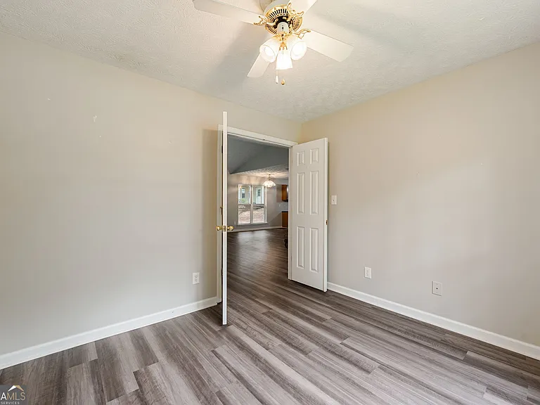 209 Garrison Chase — Photo 9