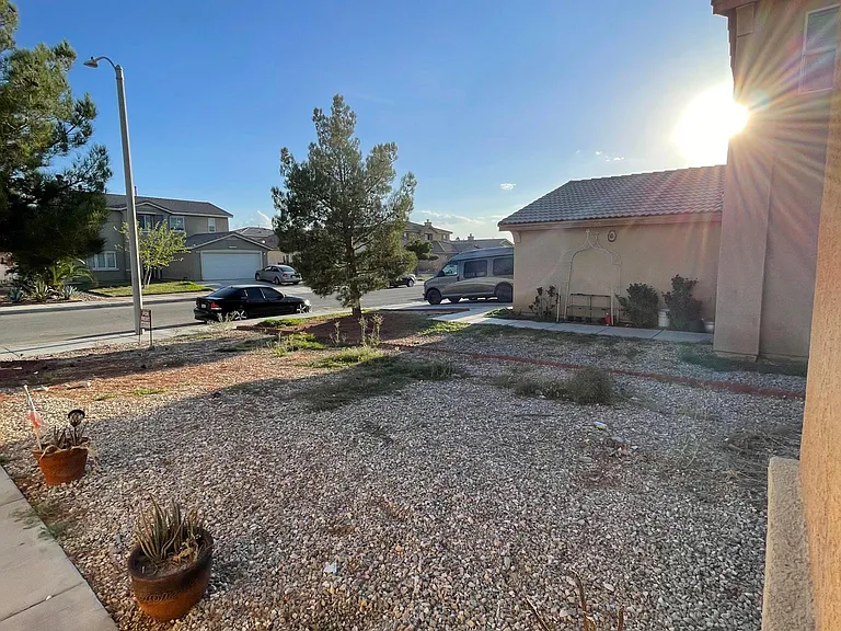 Inyo Ct — Photo 26