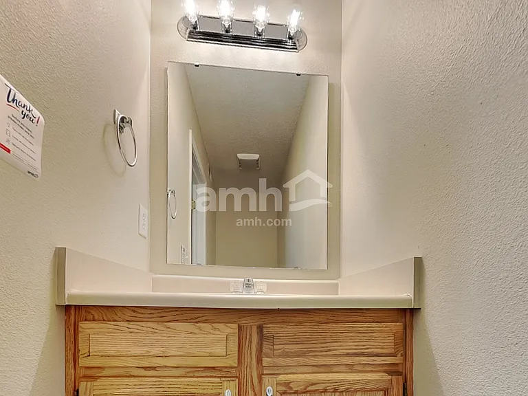 1685 Willowview Ln — Photo 8