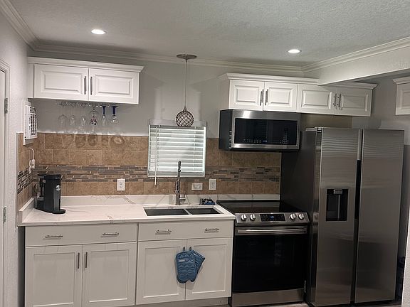4th image of 2112 Mark Ave #B