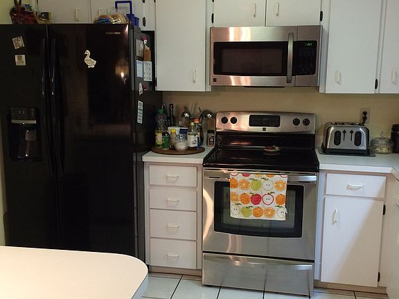 2nd image of 3300 Peacock Ln