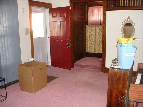 2nd image of 1429 W Woodruff Ave