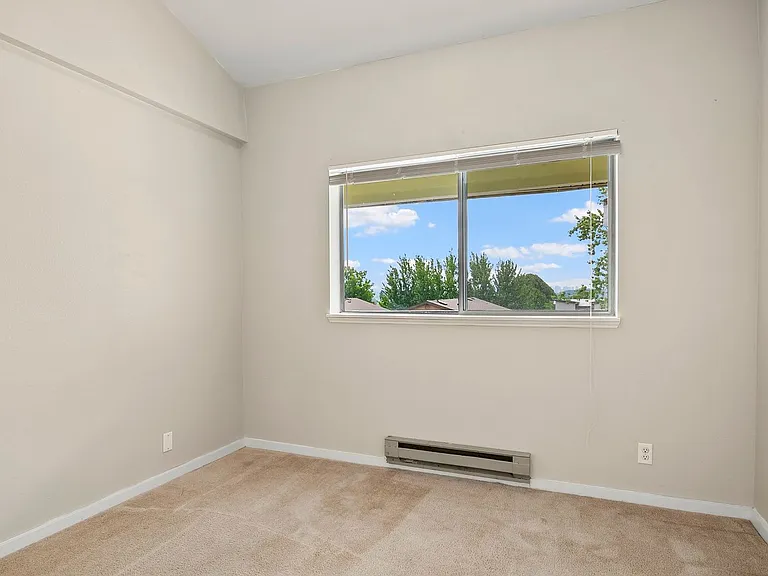 Granview Apartments — Photo 4