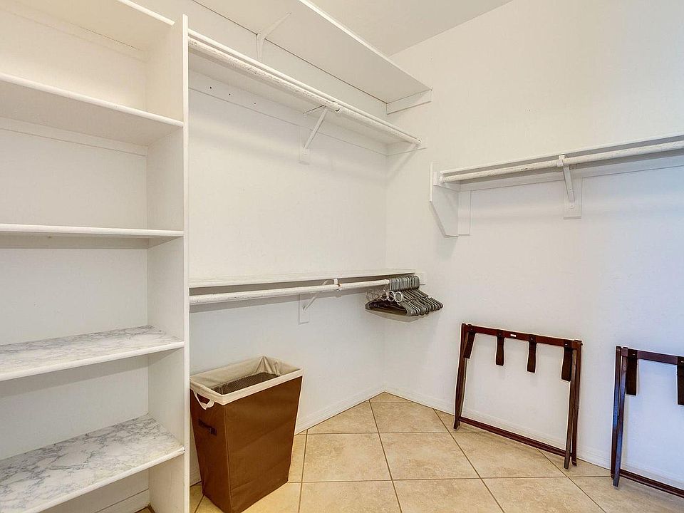 1st image of 3640 S Vista Pl