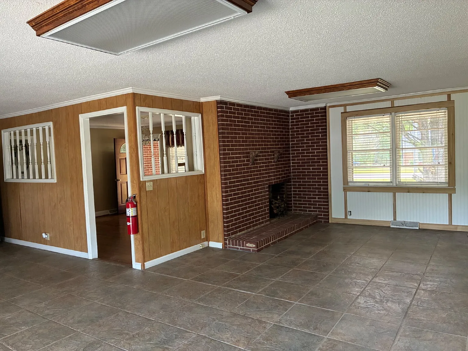 2 bed, 2.0 bath, 1351 sqft, $1,575 — Photo 4